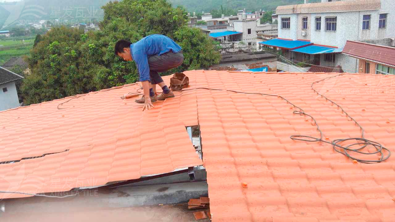 安康屋顶铺设安装合成树脂瓦时，牢牢记住这3点，就不怕屋顶出问题！